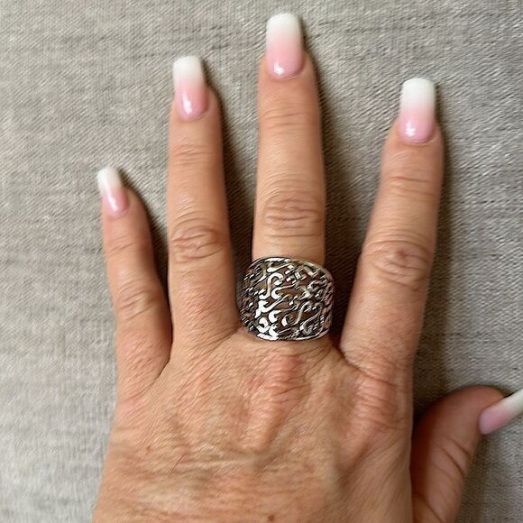 Vintage Scroll Filagree Bohemian Ring! - Picture 7 of 7
